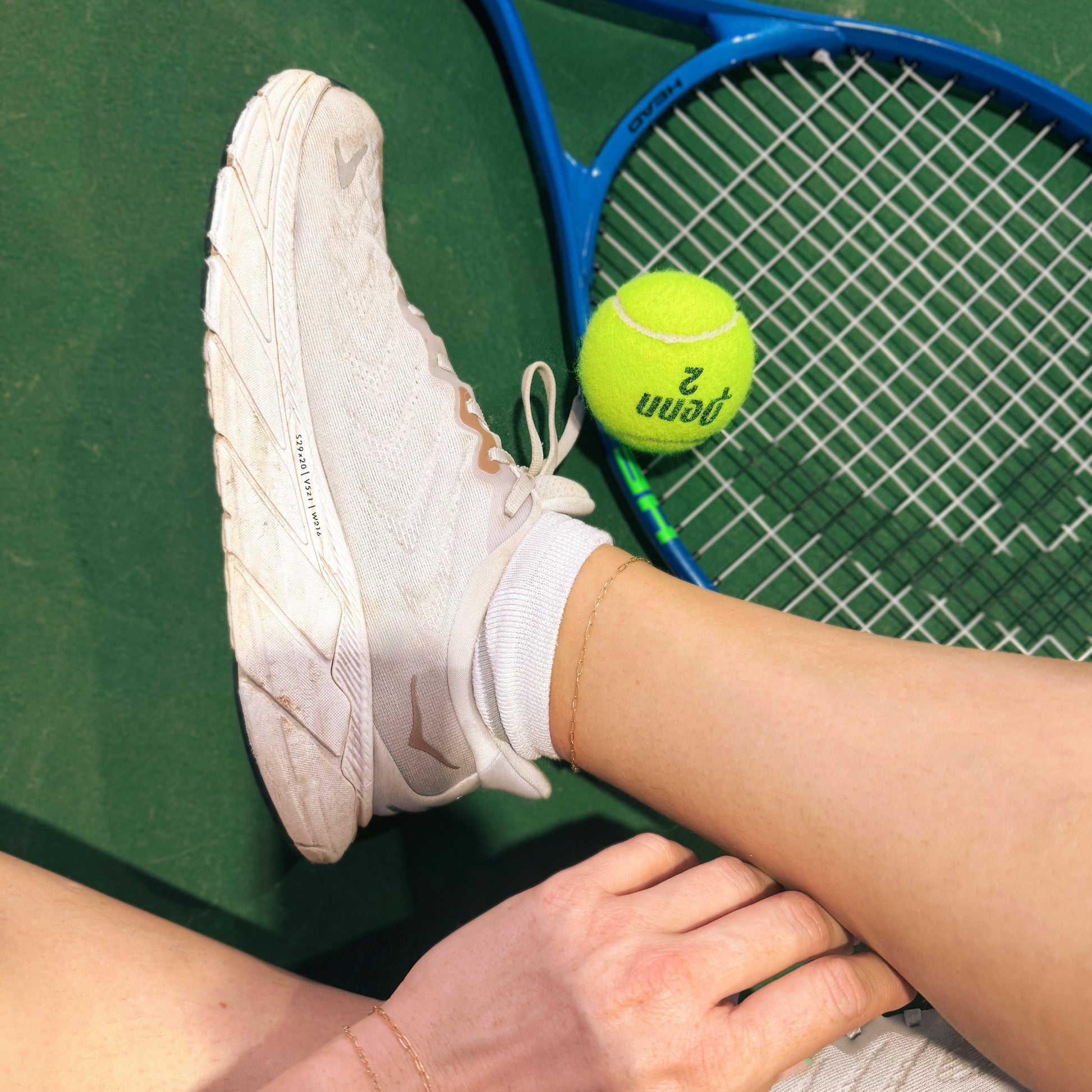 Paperclip Anklet – a dainty, stylish accessory featuring a trendy paperclip chain design. Perfect for adding a modern, minimalist touch to your everyday look.