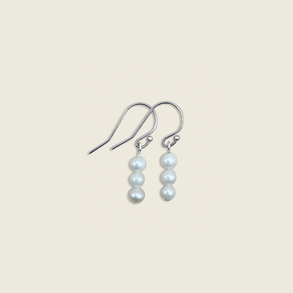 3-drop pearl earrings in sterling silver – elegant, handcrafted jewelry that adds timeless sophistication and style.