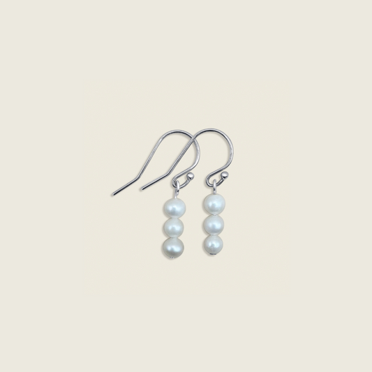 3-drop pearl earrings in sterling silver – elegant, handcrafted jewelry that adds timeless sophistication and style.
