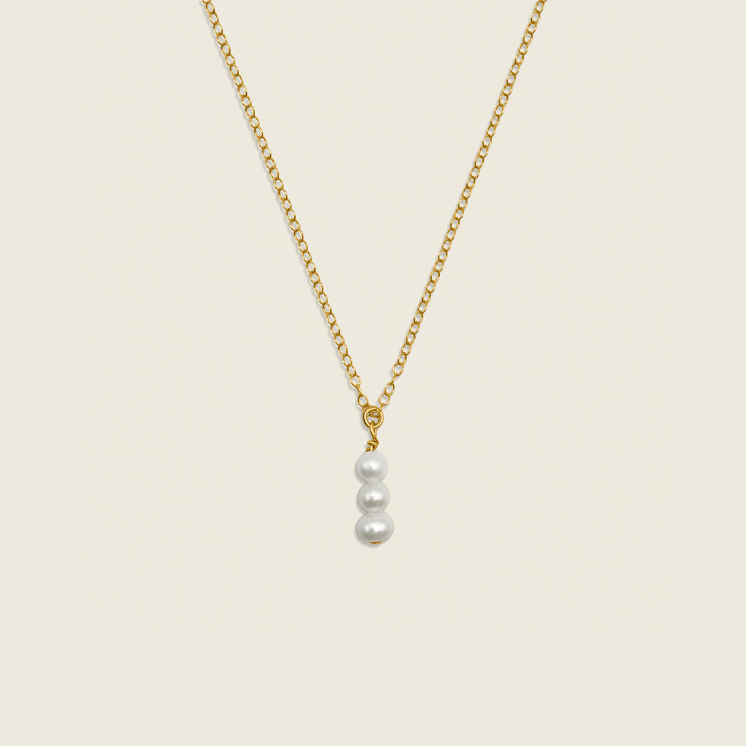 Elegant 3 Pearl Drop Necklace in 14K Gold Filled – a timeless, handcrafted jewelry piece perfect for layering and adding sophisticated flair to any outfit.