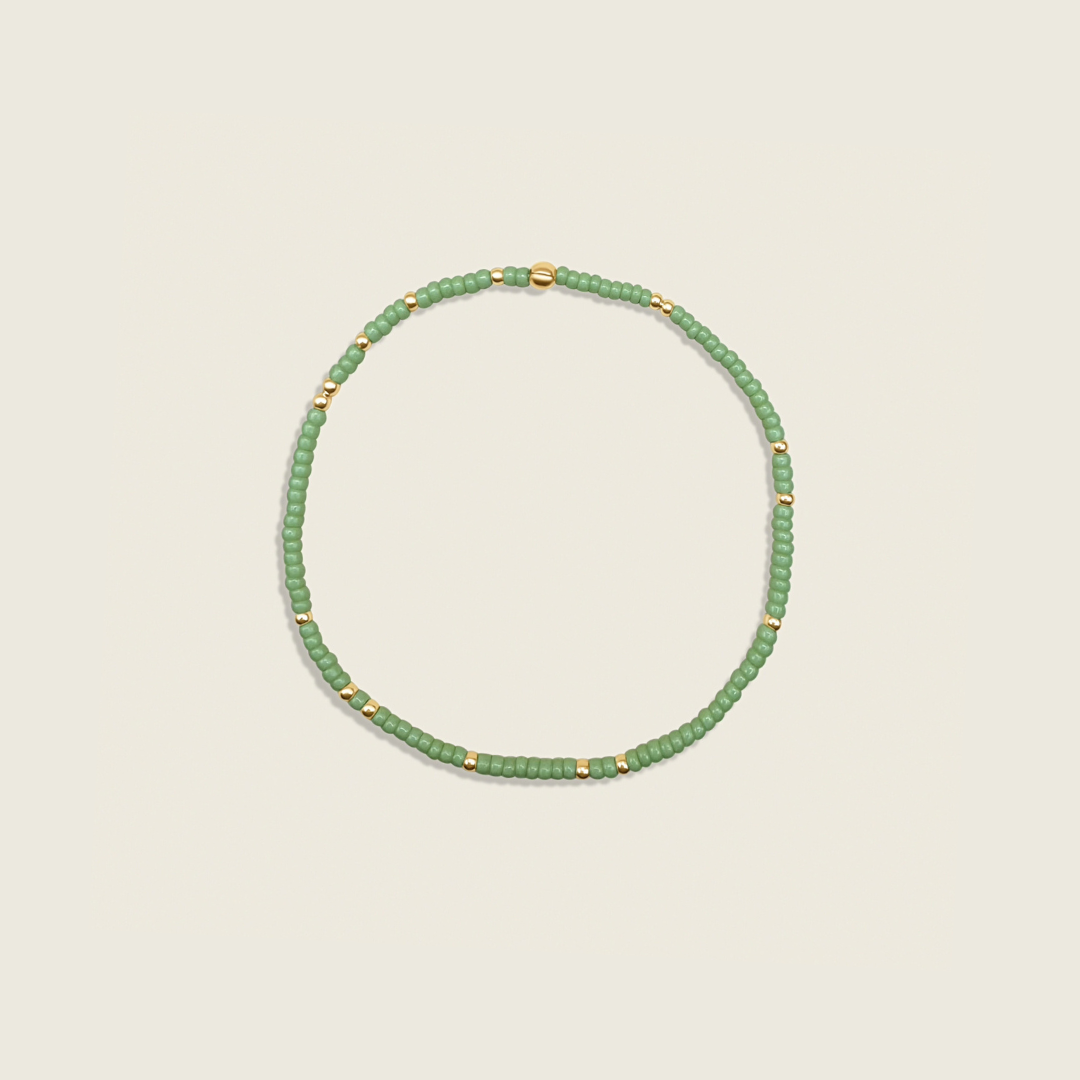 Balance bracelet in soothing green – a reminder to find clarity and calm amid life's chaos, helping you stay centered and grounded.