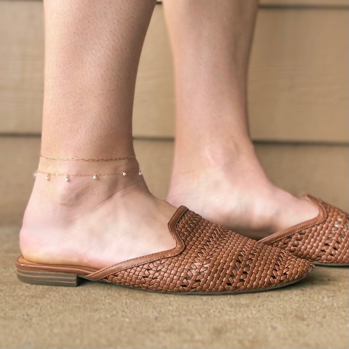 Paperclip Anklet – a dainty, stylish accessory featuring a trendy paperclip chain design. Perfect for adding a modern, minimalist touch to your everyday look.