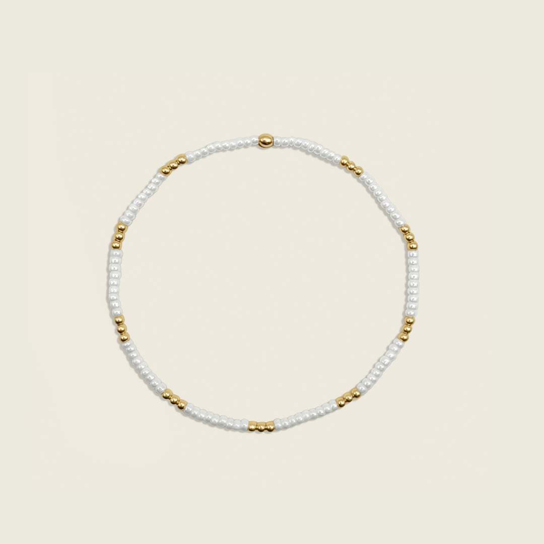 Pearly Beaded Bracelet – featuring pearl Miyuki beads with gold-filled. A chic, stackable accessory perfect for elevating your jewelry collection with timeless elegance.