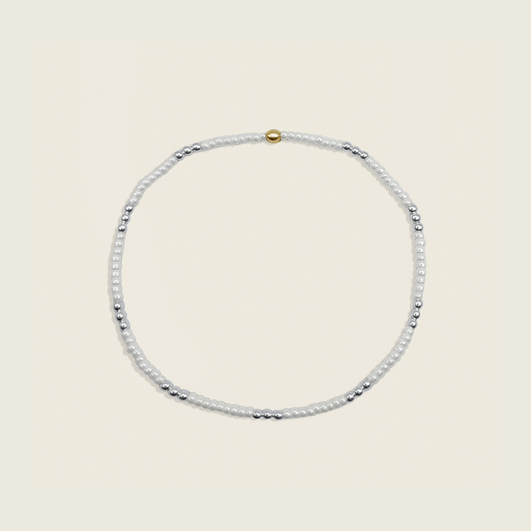 Pearly Beaded Bracelet – featuring pearl Miyuki beads with sterling silver accents. A chic, stackable accessory perfect for elevating your jewelry collection with timeless elegance.