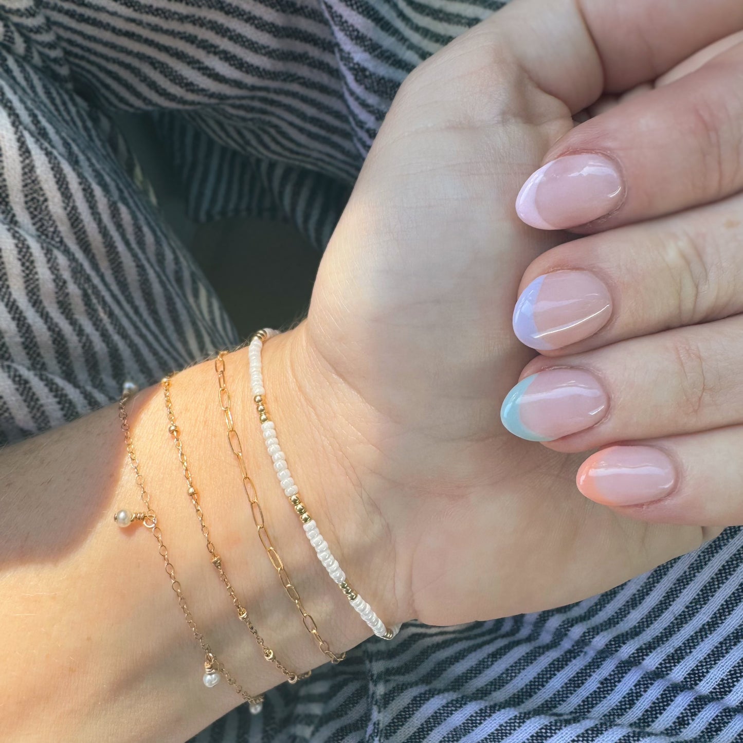 Pearly Beaded Bracelet – featuring pearl Miyuki beads with gold-filled or sterling silver accents. A chic, stackable accessory perfect for elevating your jewelry collection with timeless elegance.